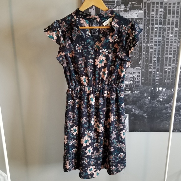 Monteau Dresses & Skirts - Monteau floral dress